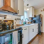 East Stroudsburg Home Near Skiing And Del Water Gap!